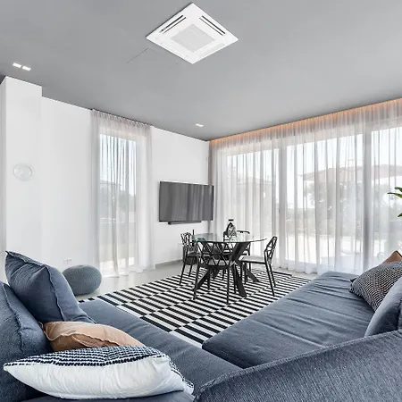 Exquisite Mit Panoramablick Aufs Meer, Salzwasserpool Mit Gegenstromanlage, Bbq *