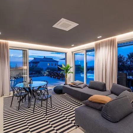 Exquisite Mit Panoramablick Aufs Meer, Salzwasserpool Mit Gegenstromanlage, Bbq 度假居