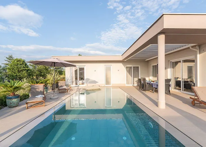 Дом отдыха Exquisite Mit Panoramablick Aufs Meer, Salzwasserpool Mit Gegenstromanlage, Bbq *