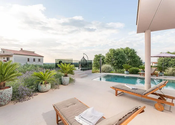 Exquisite Mit Panoramablick Aufs Meer, Salzwasserpool Mit Gegenstromanlage, Bbq *