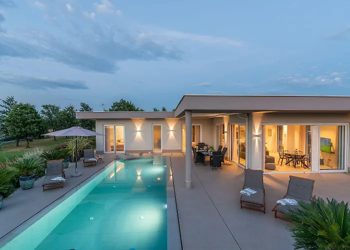Exquisite Mit Panoramablick Aufs Meer, Salzwasserpool Mit Gegenstromanlage, Bbq Prázdninový dům