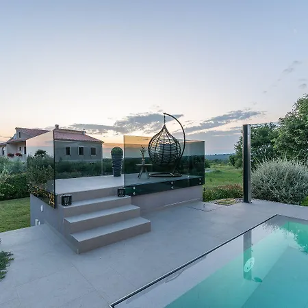 Exquisite Mit Panoramablick Aufs Meer, Salzwasserpool Mit Gegenstromanlage, Bbq Holiday home Porec
