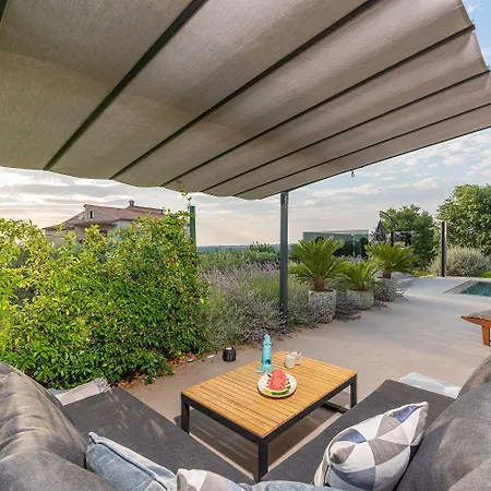 펜션 Exquisite Mit Panoramablick Aufs Meer, Salzwasserpool Mit Gegenstromanlage, Bbq
