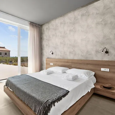 Holiday home Exquisite Mit Panoramablick Aufs Meer, Salzwasserpool Mit Gegenstromanlage, Bbq
