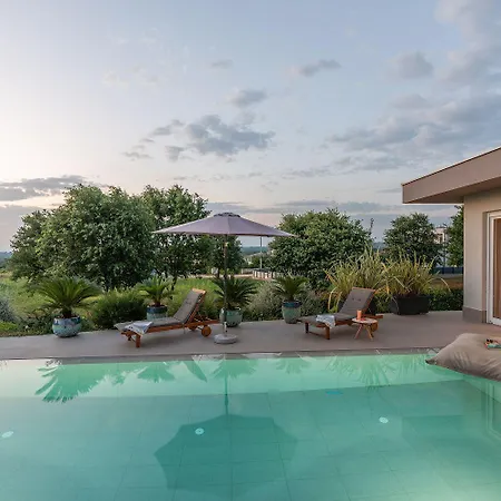 펜션 Exquisite Mit Panoramablick Aufs Meer, Salzwasserpool Mit Gegenstromanlage, Bbq 포레치