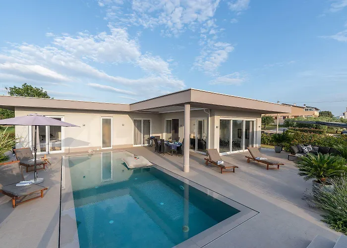 Ferienhaus Exquisite Mit Panoramablick Aufs Meer, Salzwasserpool Mit Gegenstromanlage, Bbq *