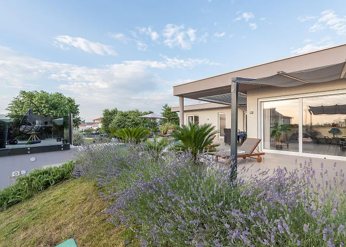 Exquisite Mit Panoramablick Aufs Meer, Salzwasserpool Mit Gegenstromanlage, Bbq Vakantiehuis *