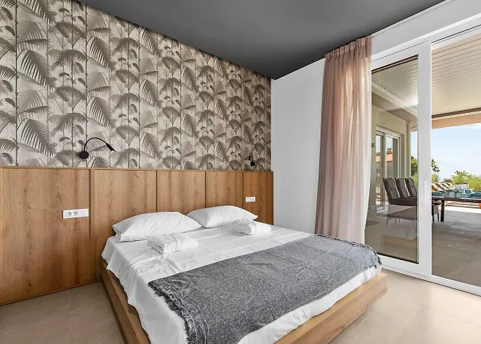 Ferienhaus Exquisite Mit Panoramablick Aufs Meer, Salzwasserpool Mit Gegenstromanlage, Bbq